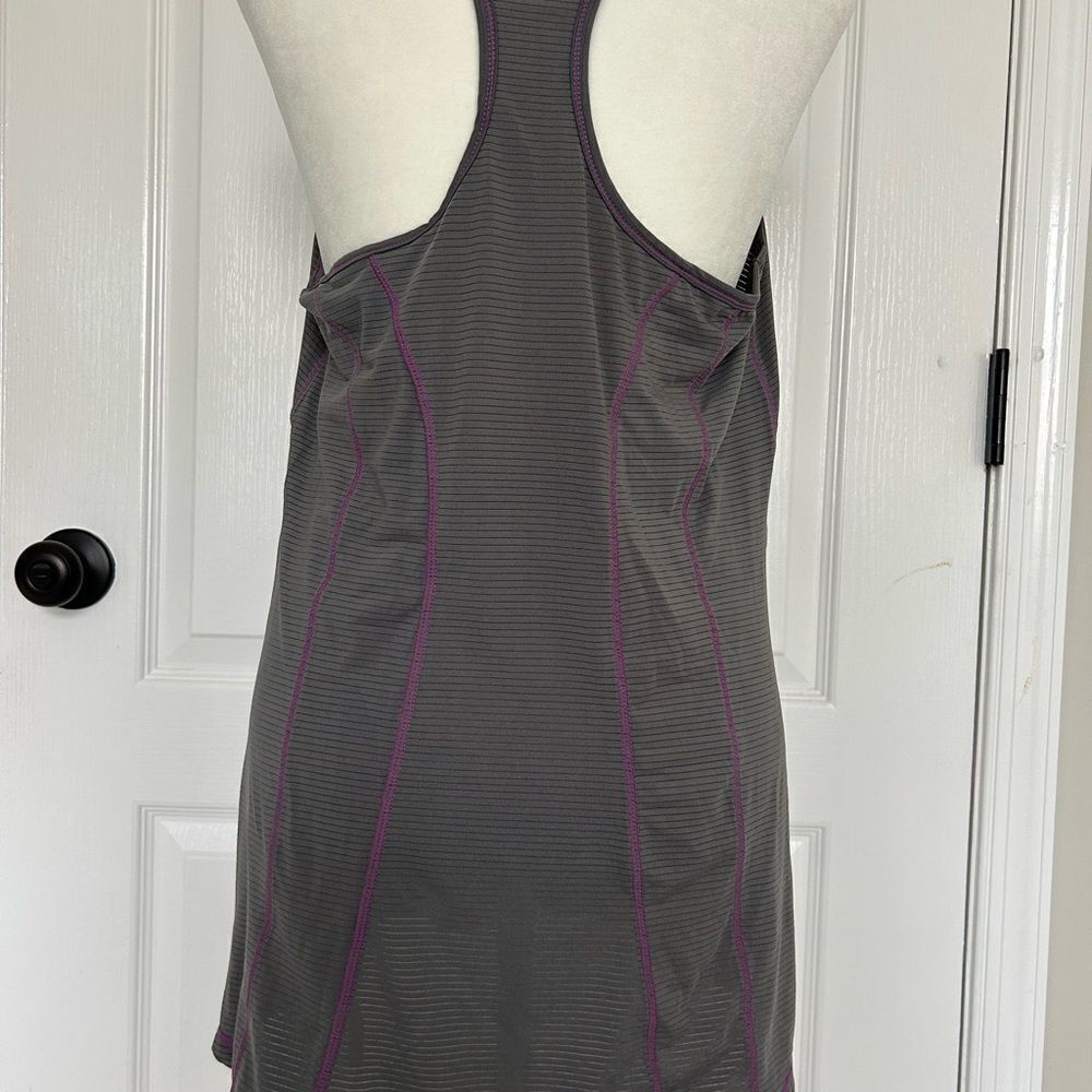 Reebok Women's New Purple & Gray Athletic Tank Top Size Medium - Picture 5 of 11